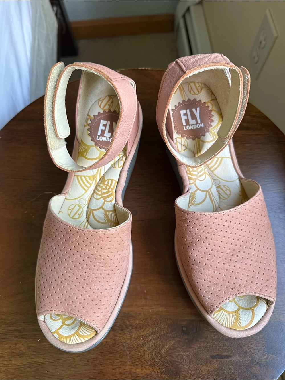 Fly London Yake Perf Leather Platform Wedge Sandals -Rose Pink EU 37/US 6.5-7 - Picture 3 of 11